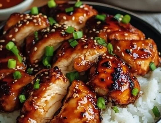 Delicious Korean-style gochujang chicken dish served with rice and vegetables