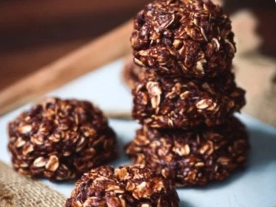 Healthy no-bake cookies made with nutritious ingredients and ready in minutes